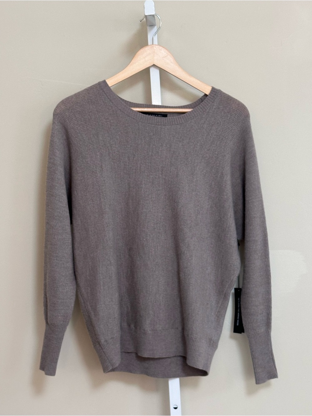 Tahari XS 100% Extra Fine Merino Wool Sweater NWT Taupe Dolman Quiet Luxury